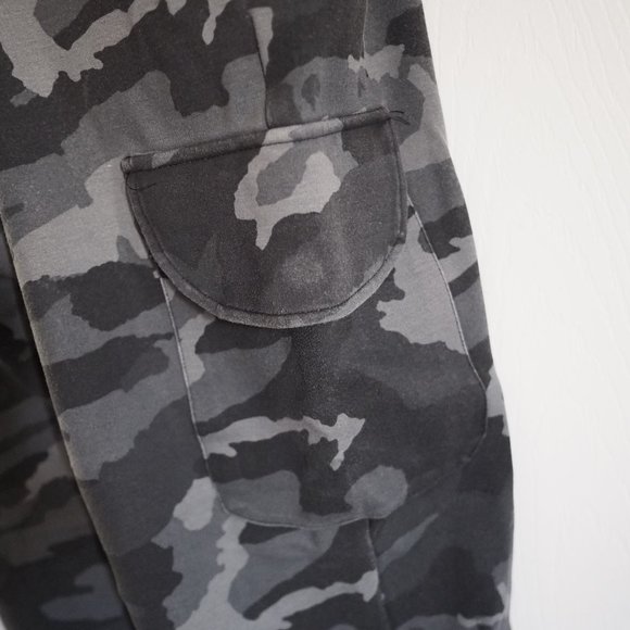 Camo Cargo Joggers - Picture 2 of 4